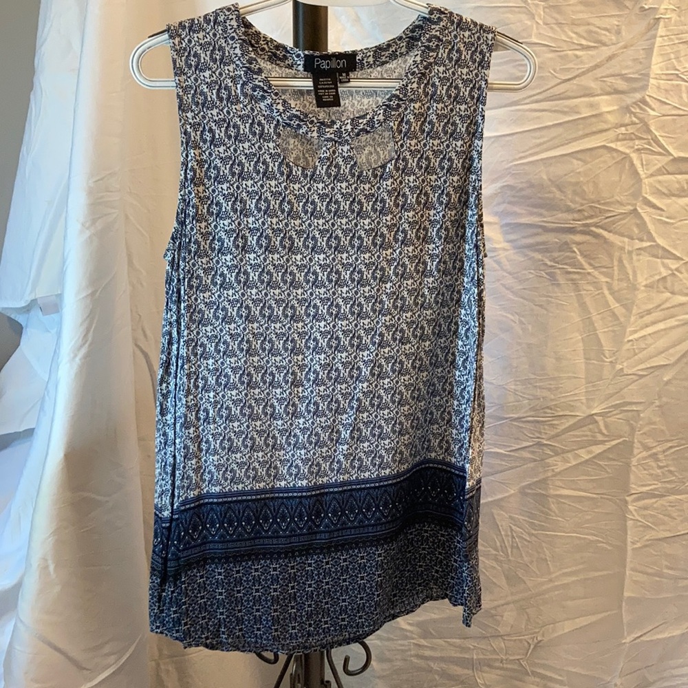 Papillon tunic with beautiful blues and neckline
